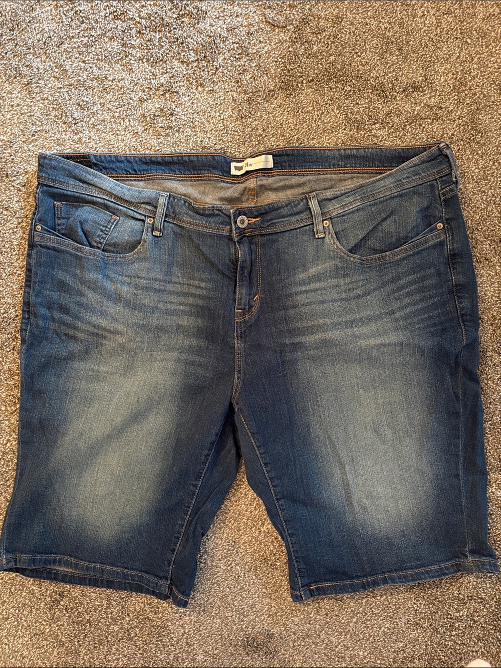Levi’s Women's plus size 24W stretch Dark Blue Denim BERMUDA Shorts NWOT